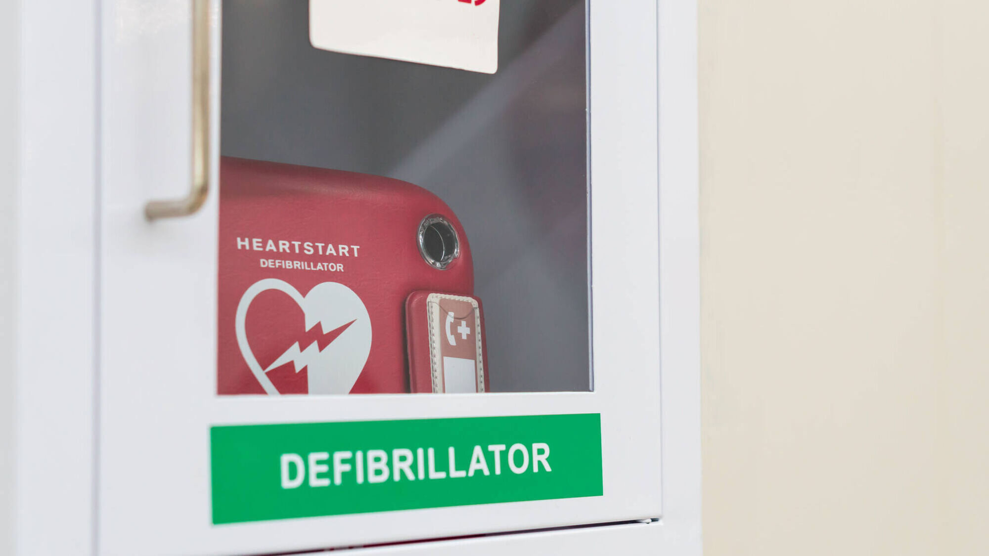 Pronti per le emergenze: un defibrillatore per ogni sede Maganetti